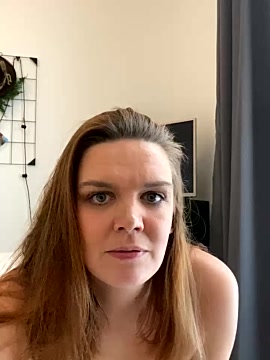 Suesse_Schnitte naked stripping on cam for live sex video chat