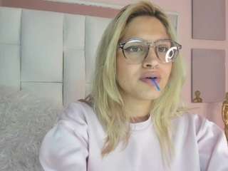 EMILYSWEETY99  nude on Live Cam Girls Room