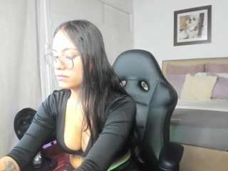 mia-jhonnson  nude on Live Cam Girls Room