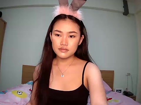 StudentThai naked stripping on cam for live sex video chat
