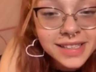 lil pixie  nude on Live Cam Girls Room