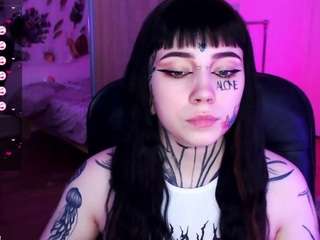 tradishka  nude on Live Cam Girls Room