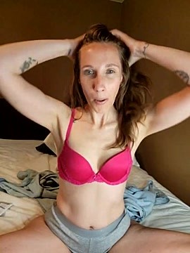 AmeliaLongxo naked stripping on cam for live sex video chat