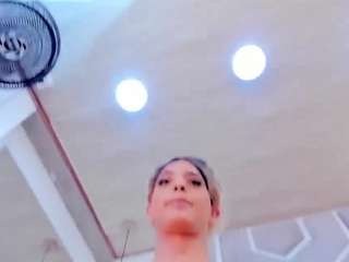 EmmaSaenz nude on Live Cam Girls Room