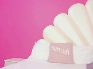 Karol-Holmes nude on Live Cam Girls Room