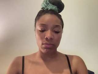 Lovely-aaliyah nude on Live Cam Girls Room