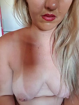 Shanafrancesca naked stripping on cam for live sex video chat