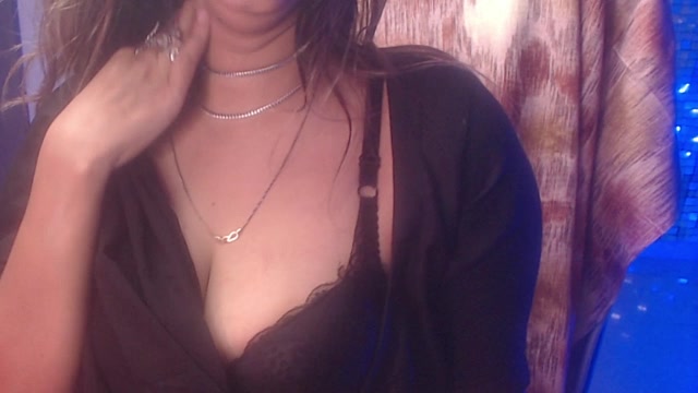 -AyeshaSinghania- naked stripping on cam for live sex video chat