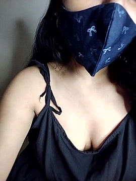 Gloie4u naked stripping on cam for live sex video chat