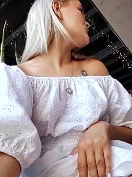 Leonagik naked stripping on cam for live sex video chat