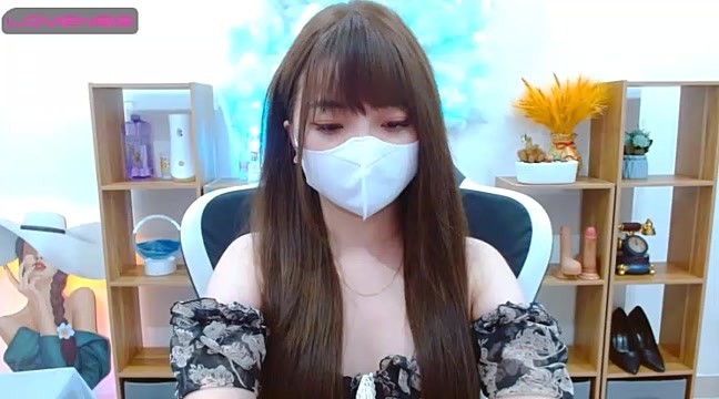 littlecn naked stripping on cam for live sex video chat
