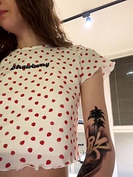 -Lolly-Lally- naked stripping on cam for live sex video chat