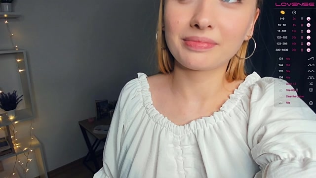 MaaryJonnes naked stripping on cam for live sex video chat