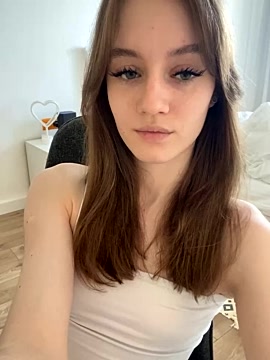 malyshhka naked stripping on cam for live sex video chat