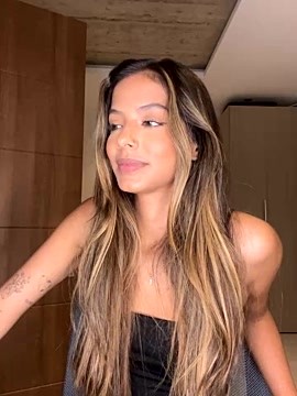 Rossy_cute naked stripping on cam for live sex video chat