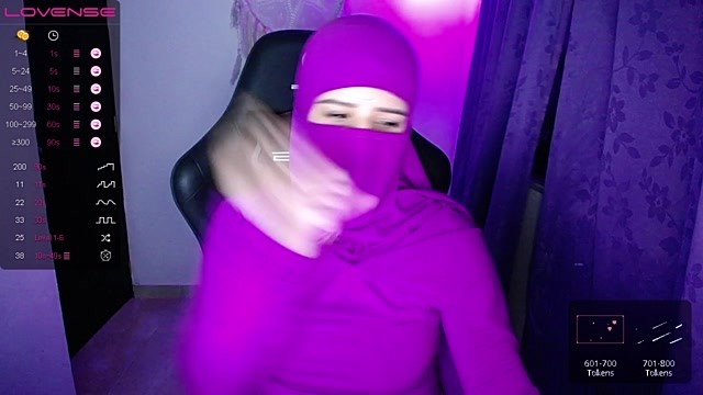 Saalma_isawwi naked stripping on cam for live sex video chat