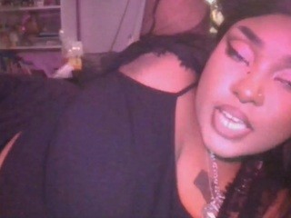 y2kbbygrrl nude on Live Cam Girls Room
