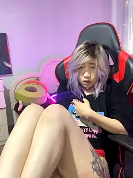 Akemilun naked stripping on cam for live sex video chat