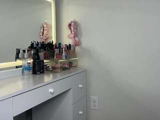 BIG Tokyooo nude on Live Cam Girls Room