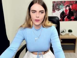 Carmelitta nude on Live Cam Girls Room