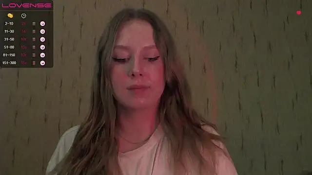 milly_yo naked stripping on cam for live sex video chat