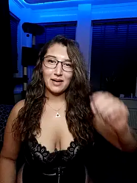 Missmiracless222 naked stripping on cam for live sex video chat