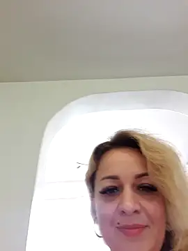 Ruxy42ETT naked stripping on cam for live sex video chat