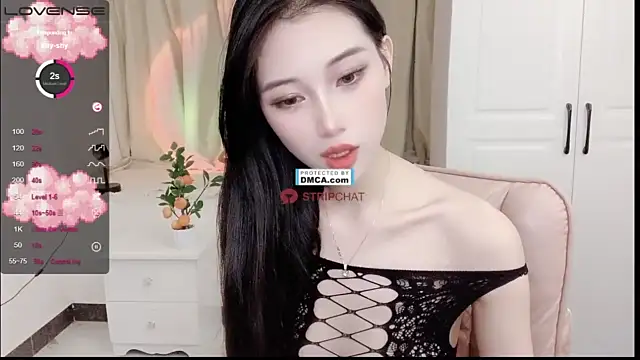 X19-Girl naked stripping on cam for live sex video chat