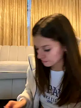 Allison_parker32 naked stripping on cam for live sex video chat
