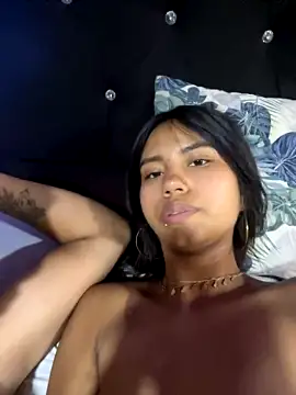 DafAndApolo naked stripping on cam for live sex video chat
