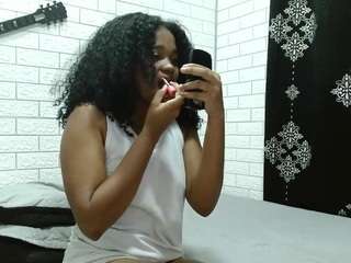 gold-chocolate nude on Live Cam Girls Room