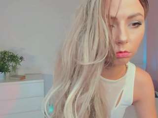 Love-Lines nude on Live Cam Girls Room