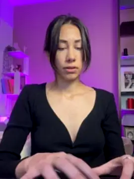 Sophie_Glover naked stripping on cam for live sex video chat