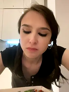 SparkleDiamont naked stripping on cam for live sex video chat
