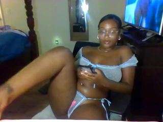 twainxo nude on Live Cam Girls Room