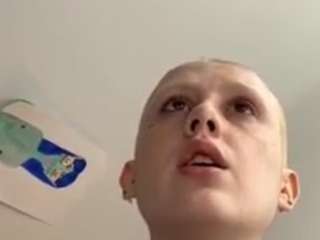 ur fav college babe nude on Live Cam Girls Room