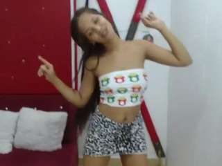 xshantal nude on Live Cam Girls Room