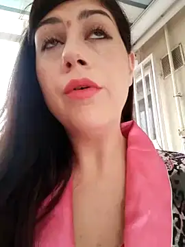 BeatriceLeonardi naked stripping on cam for live sex video chat