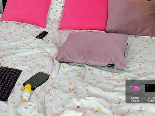 elizabethbenet nude on Live Cam Girls Room
