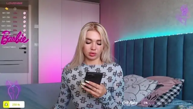 MilaCreamy naked stripping on cam for live sex video chat