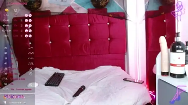 Pervert_Blonde naked stripping on cam for live sex video chat