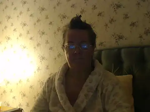 sexy_lamaya naked stripping on cam for live sex video chat