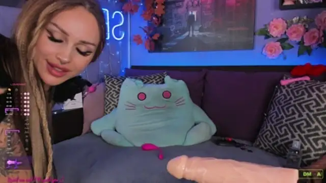 AlissaSexDoll nude strip on cam for live sex video chat