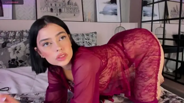 ElleDiane nude strip on cam for live sex video chat
