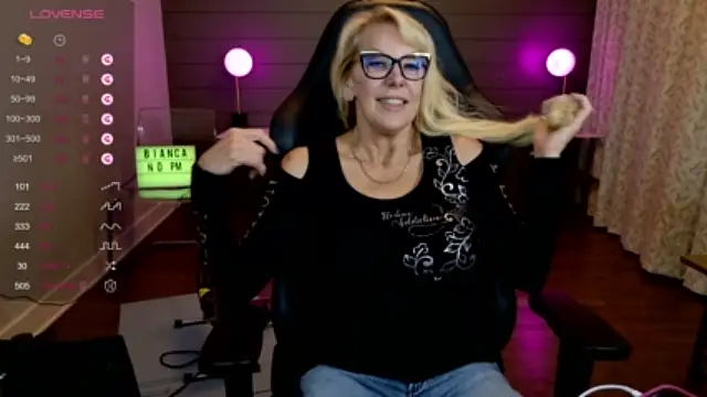 FitCougar nude strip on cam for live sex video chat