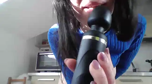 hot-sex_couple nude strip on cam for live sex video chat