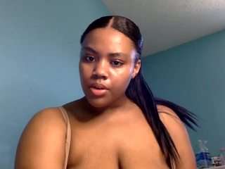 Maliasav nude in Live Sex Cam Girls Room