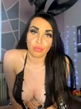 MIA-XXX nude strip on cam for live sex video chat
