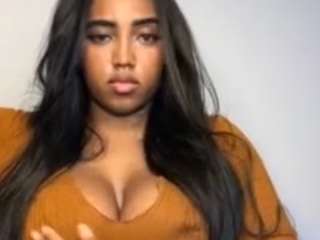 Naommi Scott nude in Live Sex Cam Girls Room