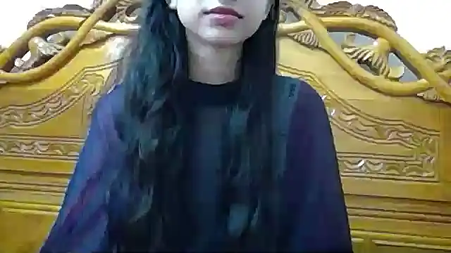 Naylaah nude strip on cam for live sex video chat